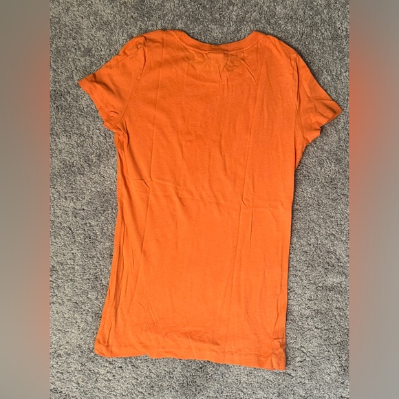 Abercrombie Juniors XL, orange t-shirt. Like new condition - Picture 3 of 4